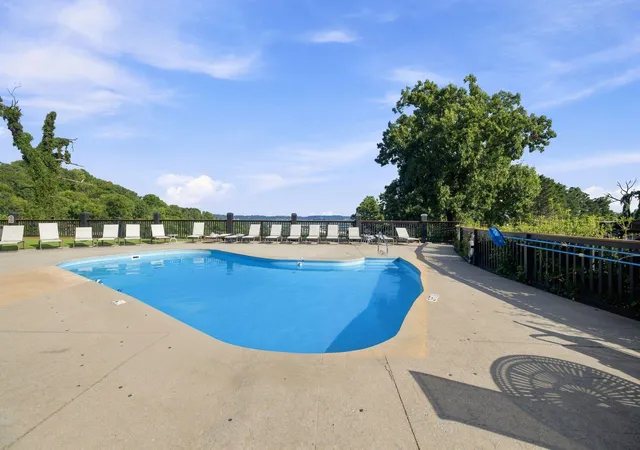 Photo 2 of Condo for sale at 1131 Stringers Ridge Rd #1y, Chattanooga, TN 37405 | MLS# 1541230 | Listing updated on 2026-10-21