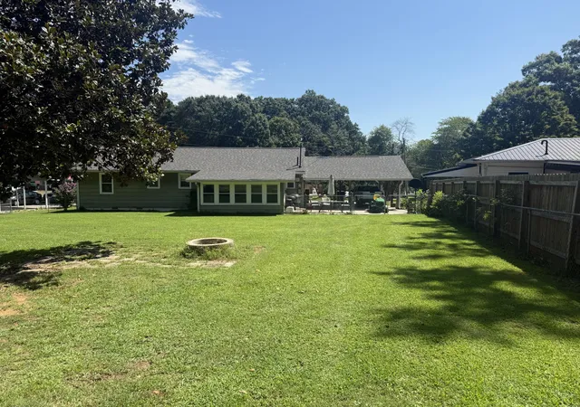 Photo 2 of Single family home for sale at 805 N Duke St, La Fayette, GA 30728 | MLS# 1541319 | Listing updated on 2026-09-14