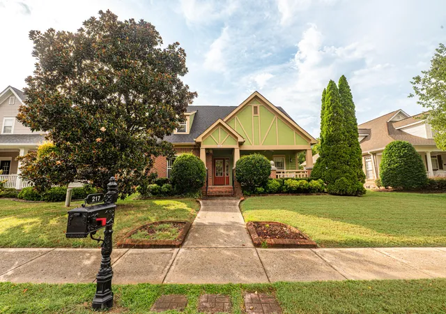 Photo 1 of Single family home for sale at 217 Horse Creek Dr Dr, Chattanooga, TN 37405 | MLS# 1541298 | Listing updated on 2026-08-31
