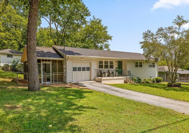 1st image of 225 Greenleaf St, Chattanooga, TN 37415 | MLS# 1541287