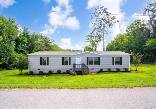 1st image of 140 N Hillcrest Dr, Spring City, TN 37381 | MLS# 1541331
