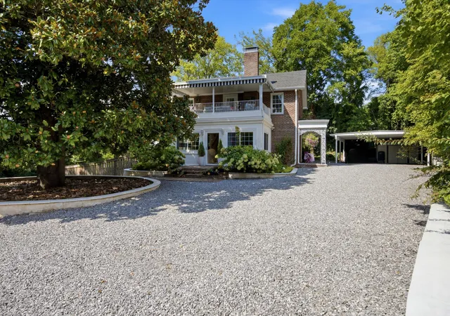 Photo 3 of Single family home for sale at 2606 14Th Ave, Chattanooga, TN 37407 | MLS# 1541342 | Listing updated on 2026-09-24