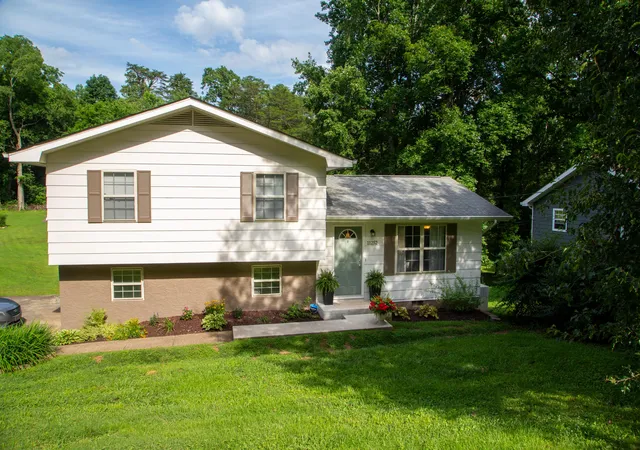 Photo 1 of Single family home for sale at 11252 Mcgill Rd, Soddy Daisy, TN 37379 | MLS# 1541340 | Listing updated on 2026-08-23