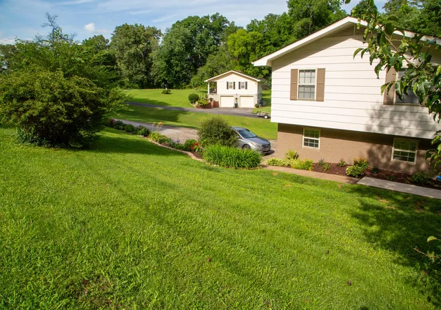 Photo 4 of Sale Pending at 11252 Mcgill Rd, Soddy Daisy, TN 37379 | MLS# 1541340 | Listing updated on 2026-10-06
