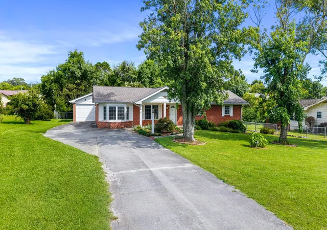 Photo 2 of Sale Pending at 141 Gardenia Ave Nw, Cleveland, TN 37312 | MLS# 1541345 | Listing updated on 2026-08-27