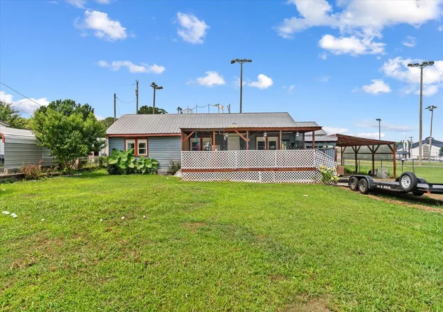 Photo 3 of Single family home for sale at 102 Glaze Dr, Dalton, GA 30721 | MLS# 1541373 | Listing updated on 2026-08-24