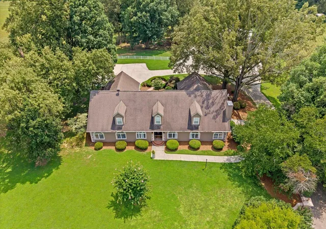 Photo 3 of Single family home for sale at 2121 Hummingbird Dr, Dalton, GA 30721 | MLS# 1541392 | Listing updated on 2026-08-30