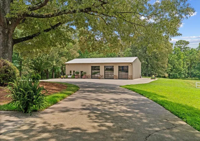 Photo 4 of Single family home for sale at 2121 Hummingbird Dr, Dalton, GA 30721 | MLS# 1541392 | Listing updated on 2026-08-30