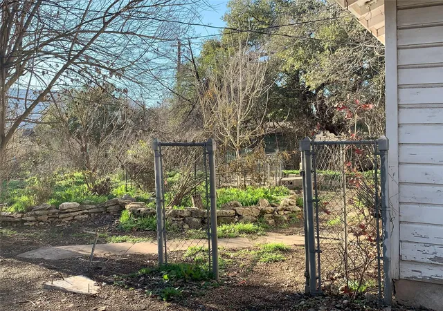 Photo 2 of Land for sale at 4417 Garnett St, Austin, TX 78745 | MLS# 1395624 | Listing updated on 2026-09-16