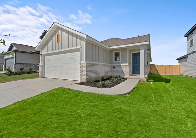Photo 2 of Single family home for sale at 141 Hatari Trl, Jarrell, TX 76537 | MLS# 7743918 | Listing updated on 2026-10-15