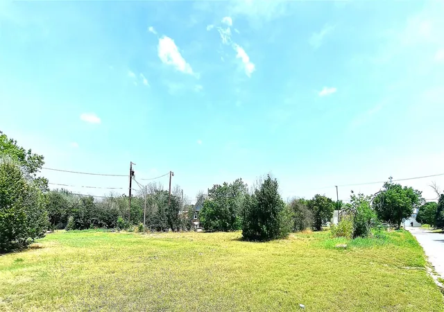 Photo 4 of Land for sale at 318 Burkett St, Taylor, TX 76574 | MLS# 8535301 | Listing updated on 2026-09-18