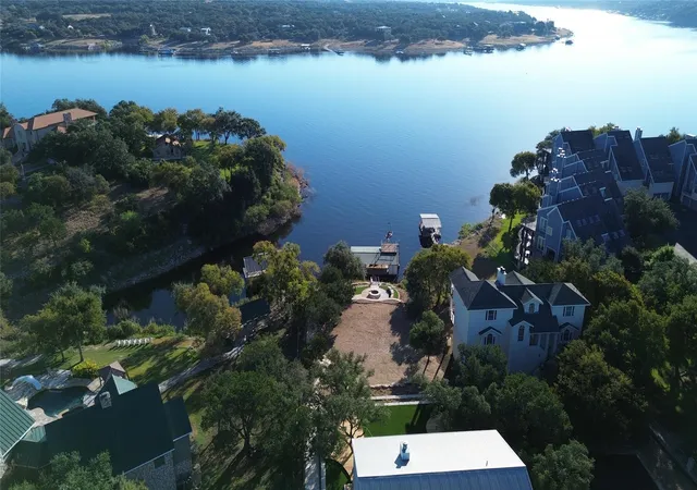 Photo 2 of Single family home for sale at 909 Cat Holw Clb Dr, Spicewood, TX 78669 | MLS# 7182085 | Listing updated on 2026-09-16