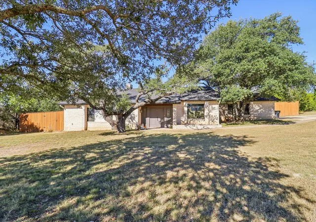 Photo 1 of Single family home for sale at 205 Northwood Hills Dr, Fredericksburg, TX 78624 | MLS# 7532407 | Listing updated on 2026-10-01