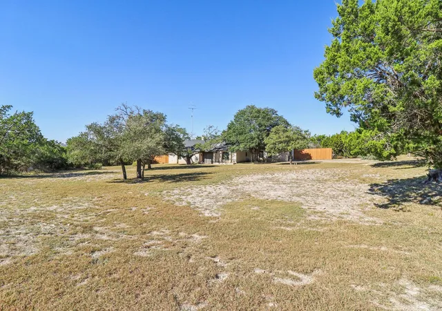 Photo 2 of Single family home for sale at 205 Northwood Hills Dr, Fredericksburg, TX 78624 | MLS# 7532407 | Listing updated on 2026-10-01