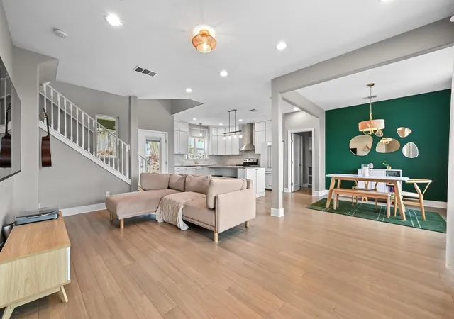 Photo 4 of Single family home for sale at 17305 Lake Wood Cir, Dripping Springs, TX 78620 | MLS# 7402273 | Listing updated on 2026-09-17