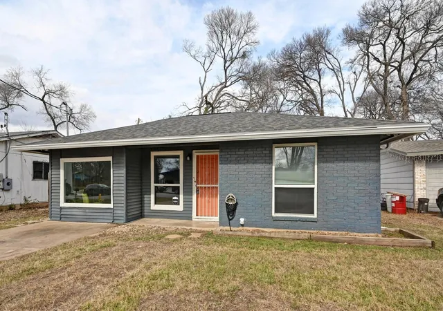 Photo 2 of Single family home for sale at 6302 Thurgood Ave, Austin, TX 78721 | MLS# 5840715 | Listing updated on 2026-09-16