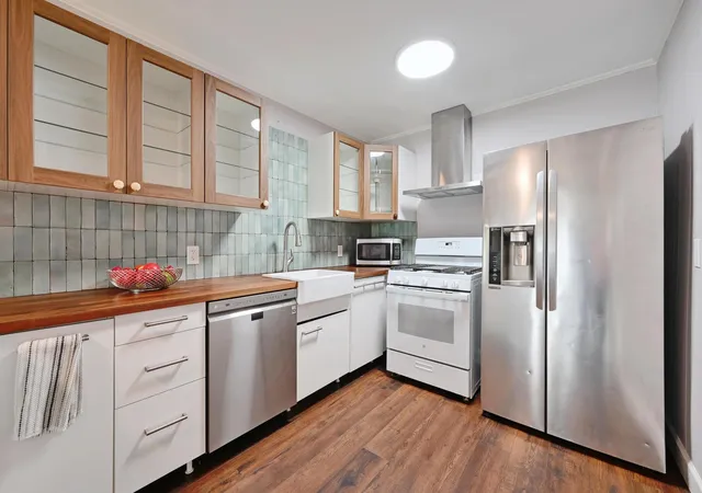 Photo 3 of Single family home for sale at 6302 Thurgood Ave, Austin, TX 78721 | MLS# 5840715 | Listing updated on 2026-09-16