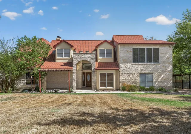 Photo 3 of Single family home for sale at 3405 Bee Crk Rd, Spicewood, TX 78669 | MLS# 4814566 | Listing updated on 2026-09-16