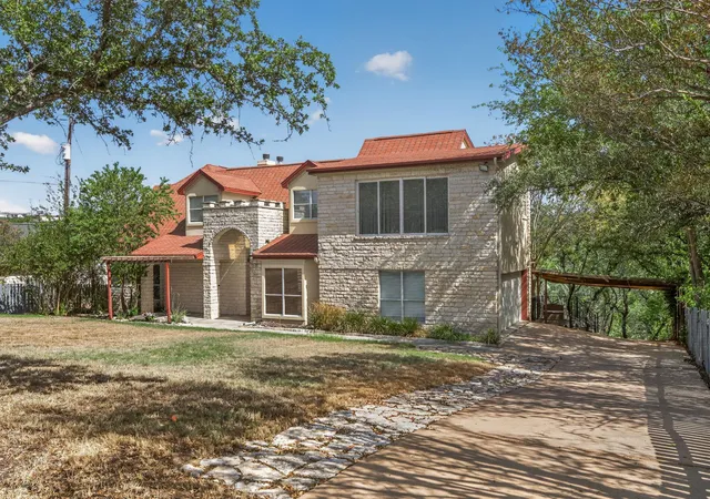 Photo 3 of Single family home for sale at 3405 Bee Crk Rd, Spicewood, TX 78669 | MLS# 4814566 | Listing updated on 2026-09-16