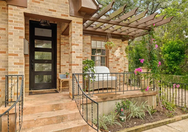 Photo 4 of Sale Pending at 708 Sparks Ave, Austin, TX 78705 | MLS# 1982244 | Listing updated on 2026-10-27