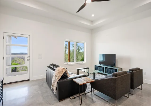 Photo 2 of Single family home for sale at 405 Taylor Dr, Horseshoe Bay, TX 78657 | MLS# 1593059 | Listing updated on 2026-09-08