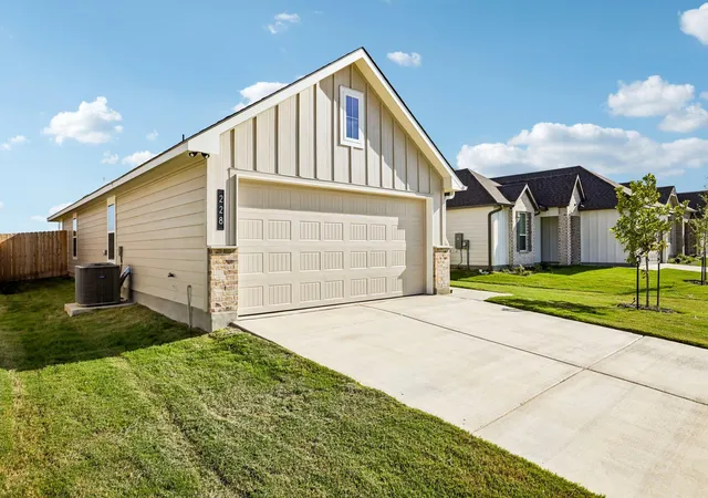 Photo 3 of Single family home for sale at 228 Gus Loop, Georgetown, TX 78626 | MLS# 3913478 | Listing updated on 2026-10-16