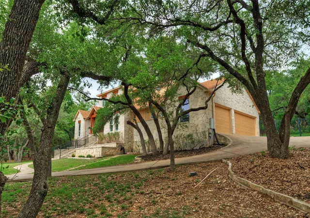 Photo 4 of Single family home for sale at 124 Summer Oak Ct, Georgetown, TX 78628 | MLS# 9647199 | Listing updated on 2026-10-08