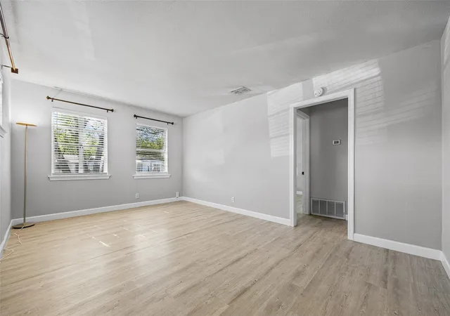 Photo 4 of Single family home for sale at 4709 Leslie Ave, Austin, TX 78721 | MLS# 1625370 | Listing updated on 2026-10-21