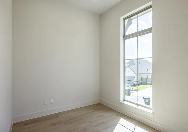 Photo 2 of Single family home for sale at 512 Summer Pl Ln, Georgetown, TX 78628 | MLS# 5065880 | Listing updated on 2026-09-17