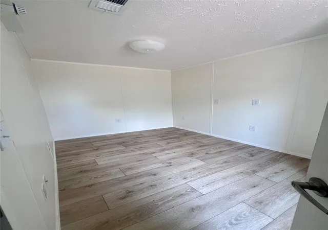 Photo 3 of Manufactured home for sale at 121 Kiowa Dr, Smithville, TX 78957 | MLS# 4938192 | Listing updated on 2026-09-16