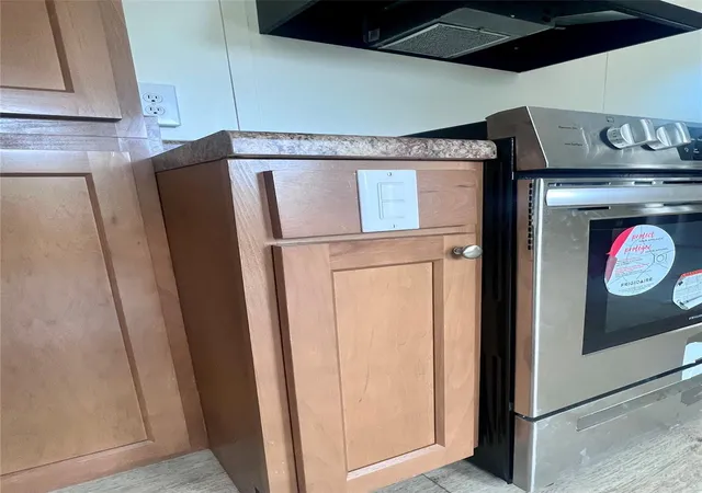 Photo 4 of Manufactured home for sale at 121 Kiowa Dr, Smithville, TX 78957 | MLS# 4938192 | Listing updated on 2026-09-16