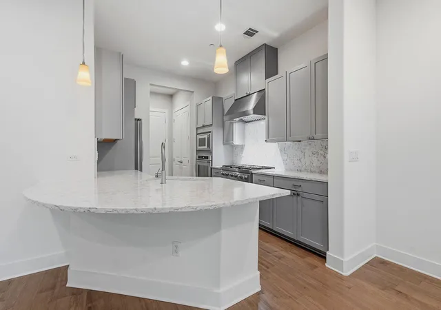 Photo 3 of Condo for sale at 8200 Southwest Pkwy #302, Austin, TX 78735 | MLS# 8412547 | Listing updated on 2026-10-28