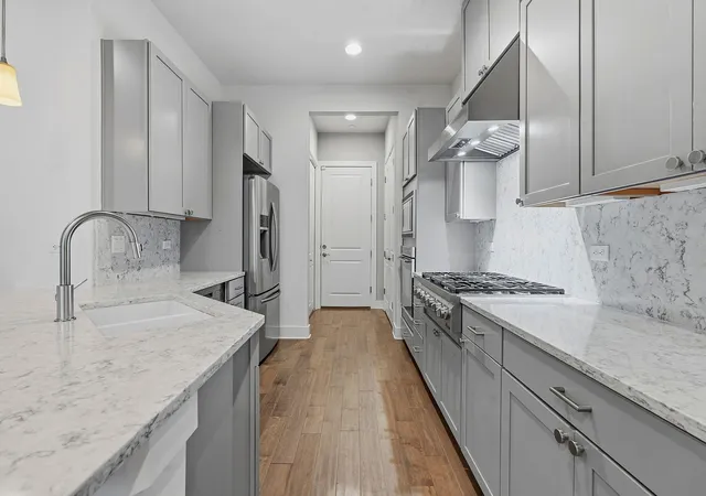 Photo 4 of Condo for sale at 8200 Southwest Pkwy #302, Austin, TX 78735 | MLS# 8412547 | Listing updated on 2026-10-28