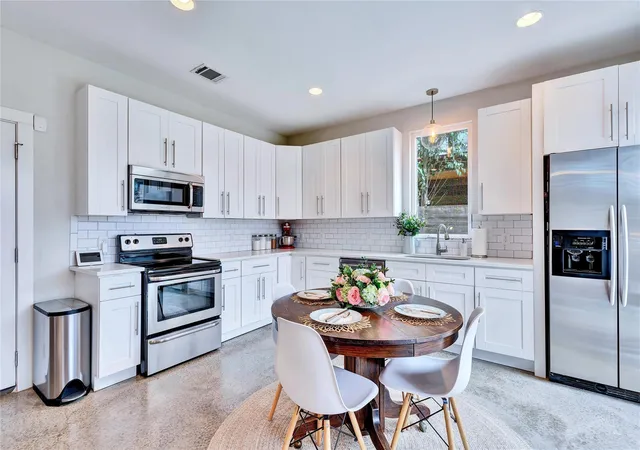 Photo 3 of Single family home for sale at 919 E 51st Street #B, Austin, TX 78751 | MLS# 6325559 | Listing updated on 2026-09-16