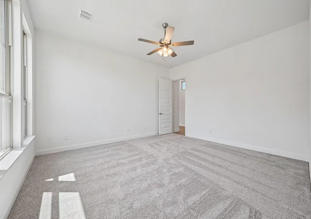 Photo 3 of Single family home for sale at 129 Royal Fern Rd, Hutto, TX 78634 | MLS# 1506106 | Listing updated on 2026-09-16