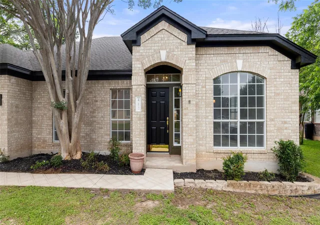 Photo 3 of Single family home for sale at 412 Tamara Dr, Georgetown, TX 78628 | MLS# 8716249 | Listing updated on 2026-10-07