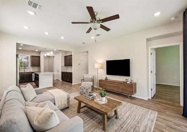 Photo 3 of Single family home for sale at 401 Yorktown St, Georgetown, TX 78633 | MLS# 1540749 | Listing updated on 2026-10-28