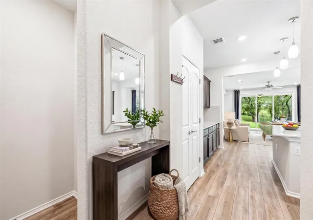 Photo 4 of Single family home for sale at 401 Yorktown St, Georgetown, TX 78633 | MLS# 1540749 | Listing updated on 2026-10-28