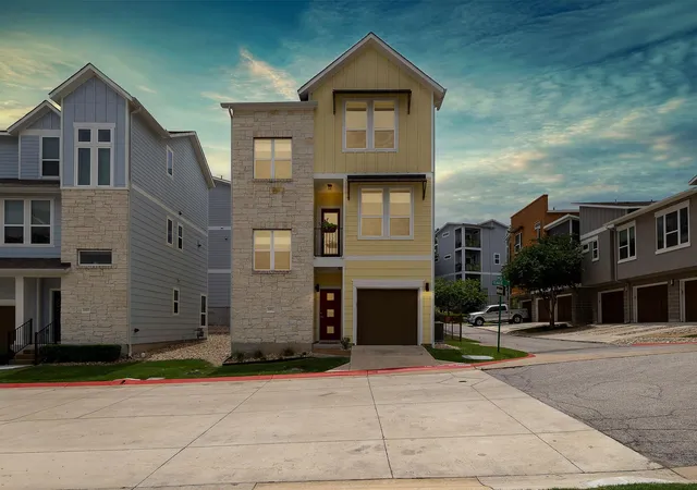 Listing Photo 3 - Condo for sale in building located at 1913 Teagle Dr, Austin, TX 78741