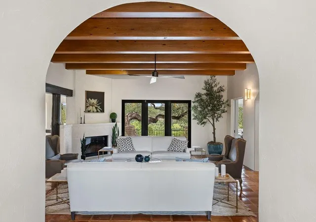Photo 3 of Single family home for sale at 716 N Commons Frd Rd, Austin, TX 78733 | MLS# 6422243 | Listing updated on 2026-09-16