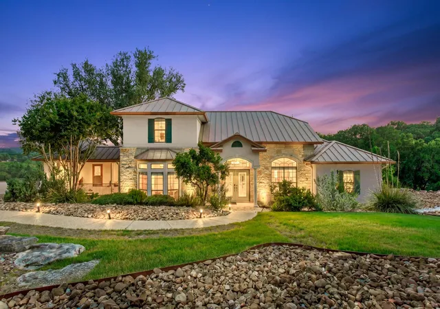 Photo 1 of Single family home for sale at 1121 Kings Cvs Dr, Canyon Lake, TX 78133 | MLS# 2553069 | Listing updated on 2026-09-08