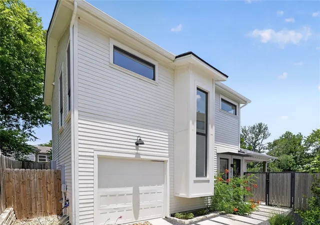 Photo 2 of Condo for sale at 1816 Adina St #2, Austin, TX 78721 | MLS# 5605502 | Listing updated on 2026-09-08