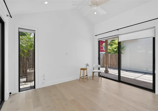 Listing Photo 4 - Condo for sale in building located at 1816 Adina St, Austin, TX 78721 - Unit #2