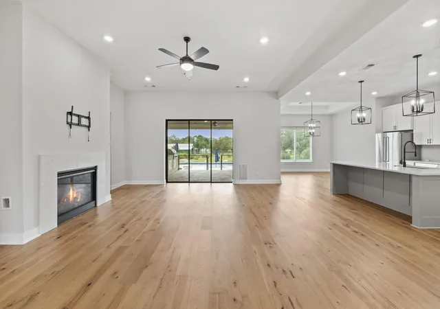 Photo 4 of Single family home for sale at 225 Spicewood Trails Dr, Spicewood, TX 78669 | MLS# 2590975 | Listing updated on 2026-09-17