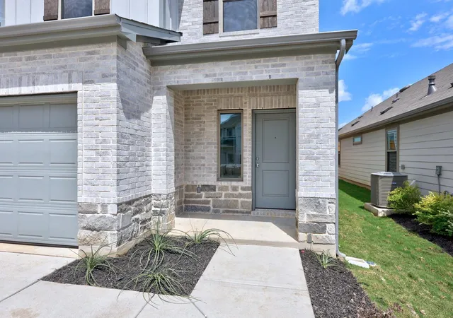 Photo 2 of Single family home for sale at 206 Hornet St, Elgin, TX 78621 | MLS# 5995884 | Listing updated on 2026-10-10
