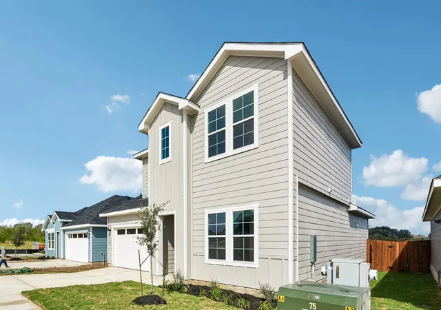 Photo 3 of Single family home for sale at 210 Salkeld Dr, Kyle, TX 78640 | MLS# 5126730 | Listing updated on 2026-10-01