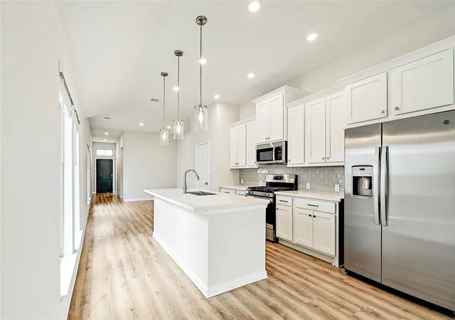 Photo 3 of Single family home for sale at 305 Banyon Dr, Liberty Hill, TX 78642 | MLS# 7014076 | Listing updated on 2026-09-16
