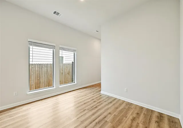 Photo 4 of Single family home for sale at 305 Banyon Dr, Liberty Hill, TX 78642 | MLS# 7014076 | Listing updated on 2026-09-16