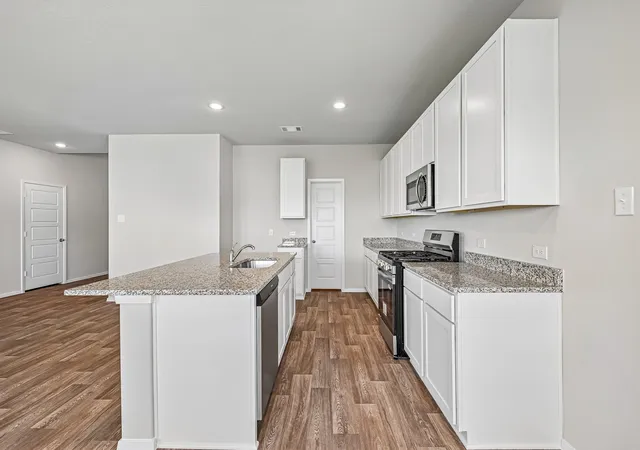 Photo 4 of Single family home for sale at 180 Lennox Dr, Kyle, TX 78640 | MLS# 8367983 | Listing updated on 2026-09-17