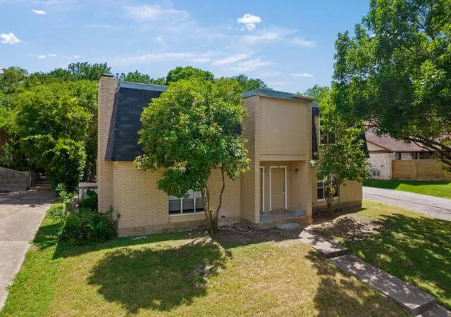 Multi family home for sale at 1813 Woodland Ave, Austin, TX 78741 | MLS# 7907044